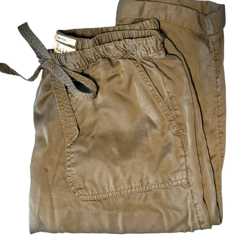 Nicole Miller Olive Drawstring Capris Medium Stretch Waist